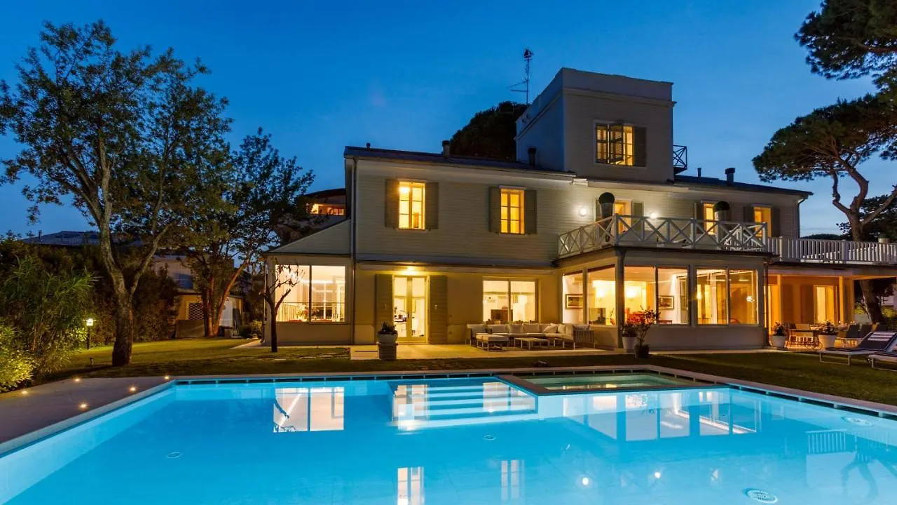 Villa Guidi 10 Emma Villas Milano Marittima 0*,  Italy
